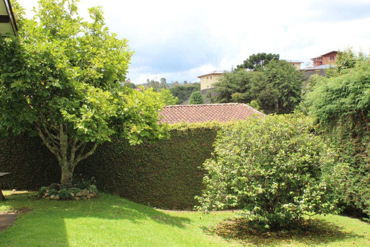 Casa Aconchegante No Capivari Campos do Jordão Buitenkant foto